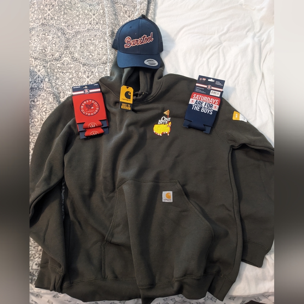 Men's Carhartt hoodie hat and koozie can coolers barstool bundle